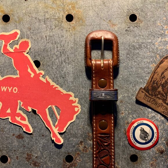 Vogt western hand tooled sterling silver acorn leaf embossed leather belt - Picture 5 of 13